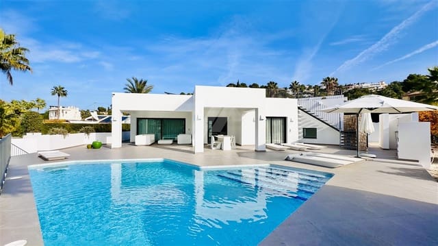 3 soverom Villa til salgs i Paichi, Teulada-Moraira med svømmebasseng garasje - € 1 050 000 (Ref: 9449859)