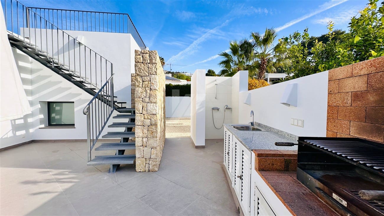 3 soverom Villa til salgs i Moraira med svømmebasseng garasje - € 1 050 000 (Ref: 9449859)