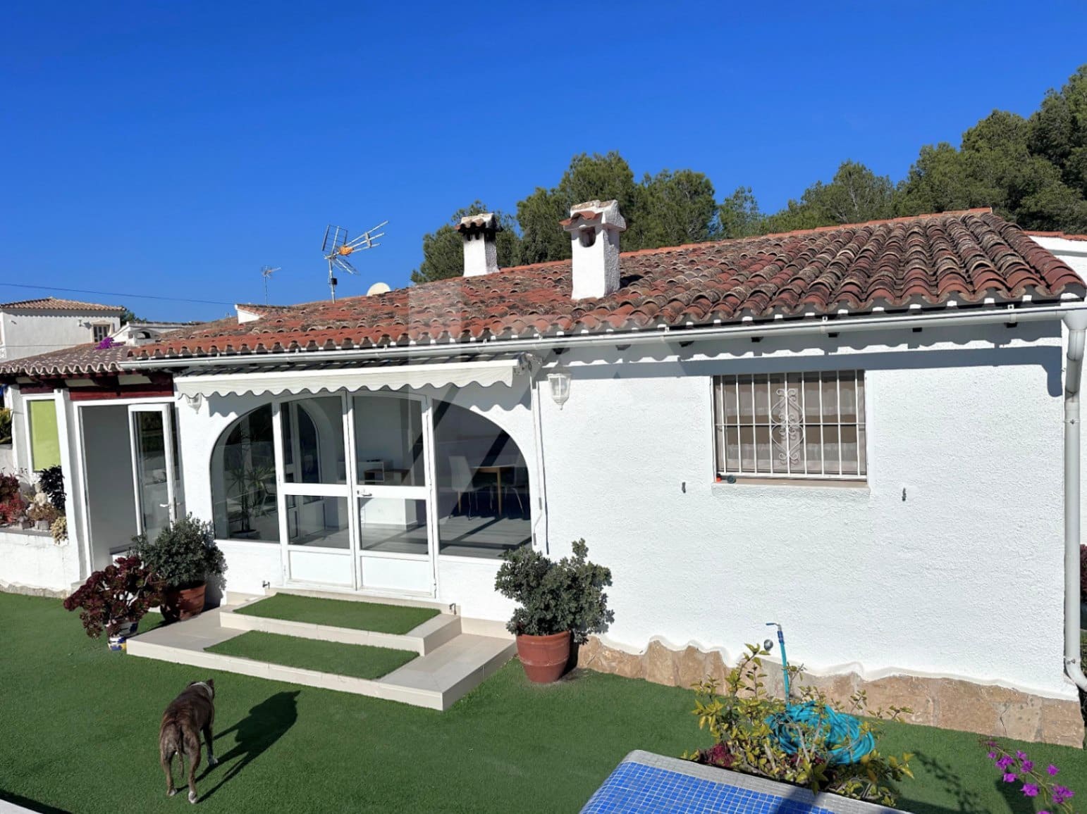 Chalet de 3 habitaciones en Teulada en venta con piscina garaje - 850.000 € (Ref: 9465974)