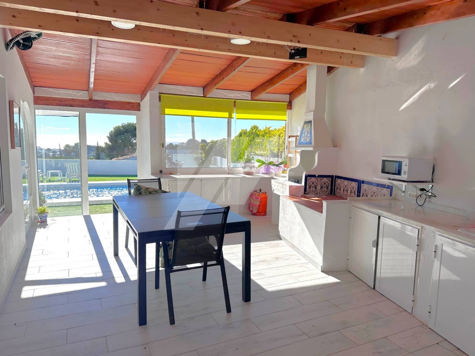 Chalet de 3 habitaciones en Teulada en venta con piscina garaje - 850.000 € (Ref: 9465974)