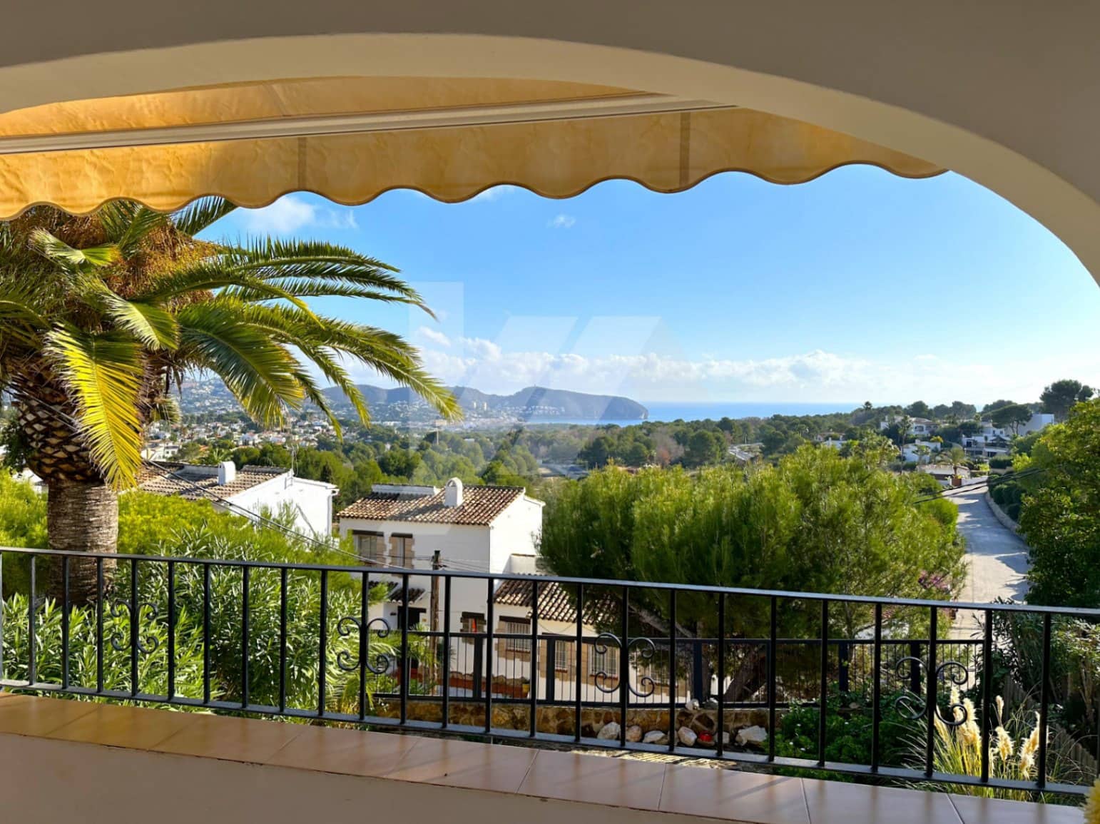 2 Zimmer Bungalow zu verkaufen in Moraira mit Pool Garage - 439.000 € (Ref: 9467636)