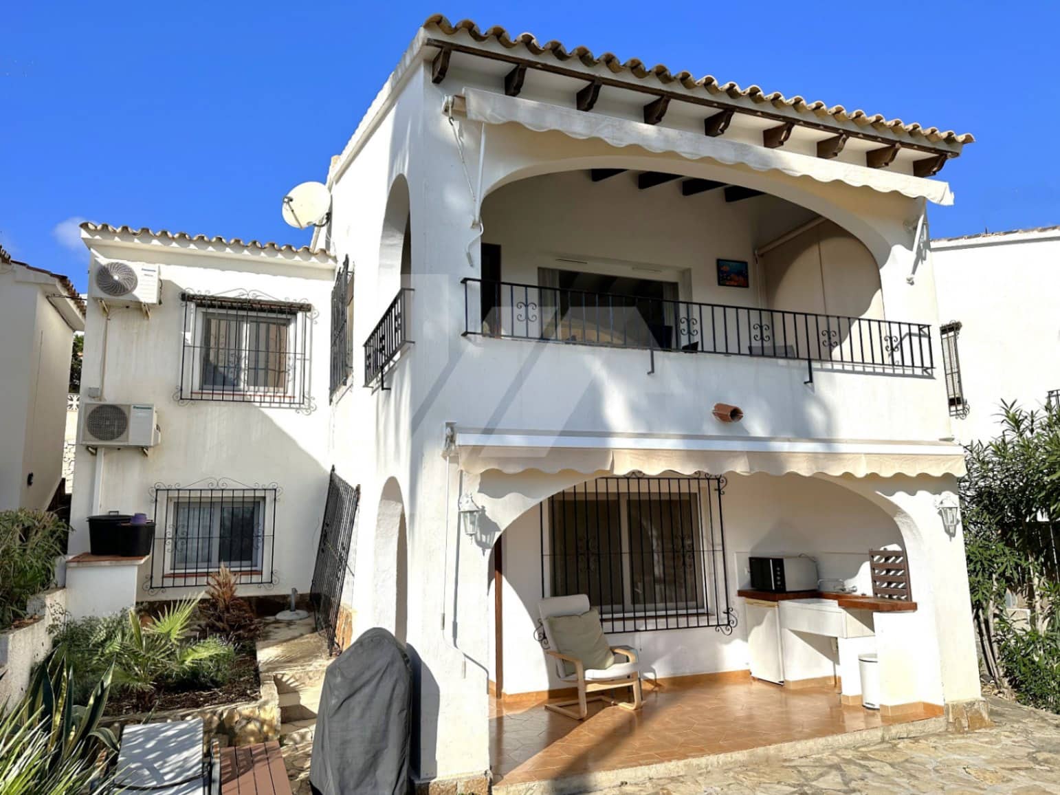 2 Zimmer Bungalow zu verkaufen in Moraira mit Pool Garage - 439.000 € (Ref: 9467636)