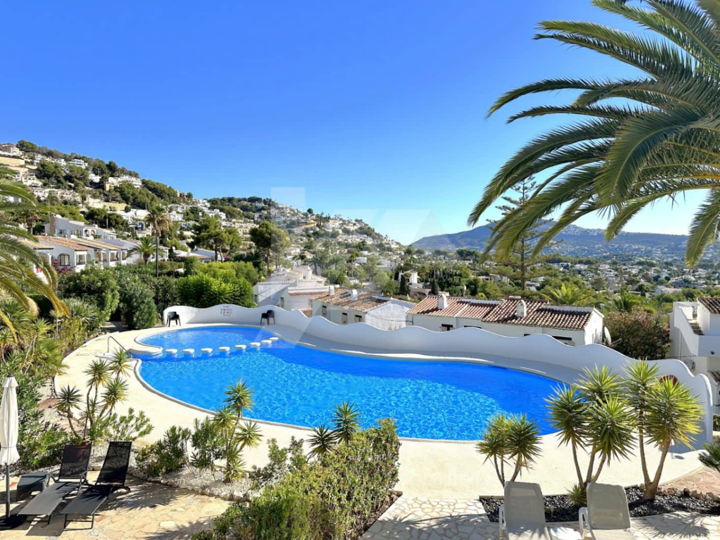 2 bedroom Bungalow for sale in Moraira with pool garage - € 439,000 (Ref: 9467636)