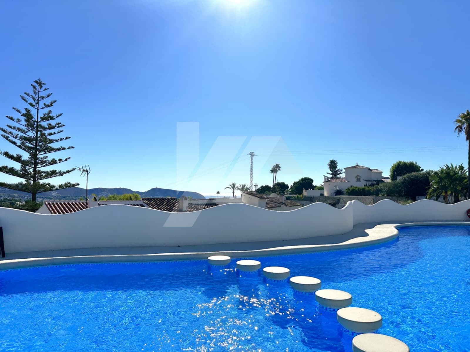 2 bedroom Bungalow for sale in Moraira with pool garage - € 439,000 (Ref: 9467636)