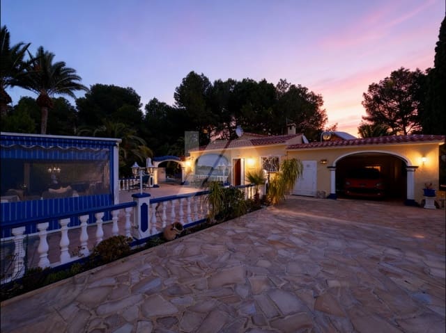 2 bedroom Villa for sale in Benissa with pool garage - € 550,000 (Ref: 9471588)