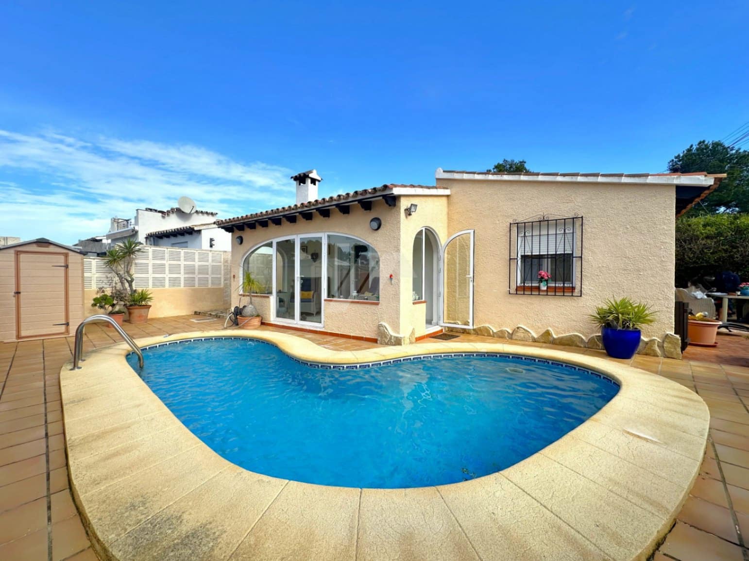 2 soverom Villa til salgs i Moraira med svømmebasseng garasje - € 475 000 (Ref: 9570092)