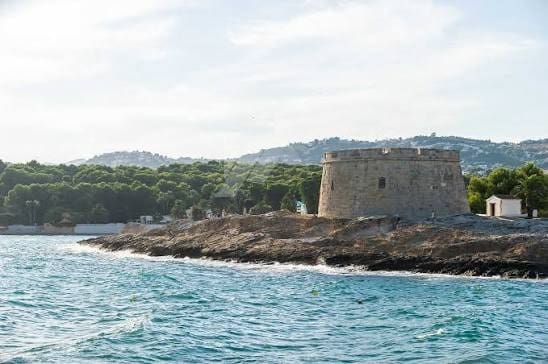 2 bedroom Villa for sale in Moraira with pool - € 475,000 (Ref: 9570092)