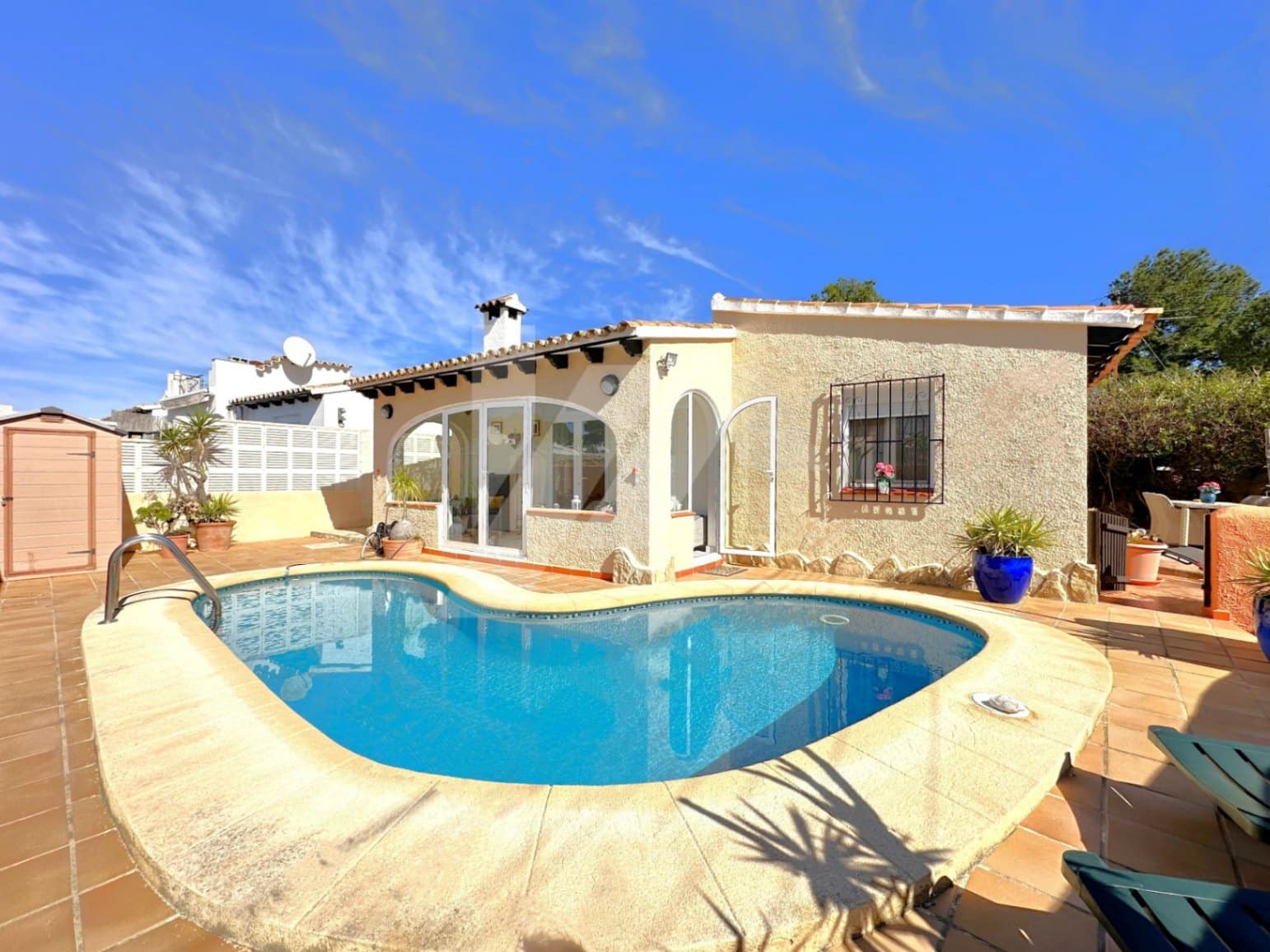 2 bedroom Villa for sale in Moraira with pool - € 475,000 (Ref: 9570092)