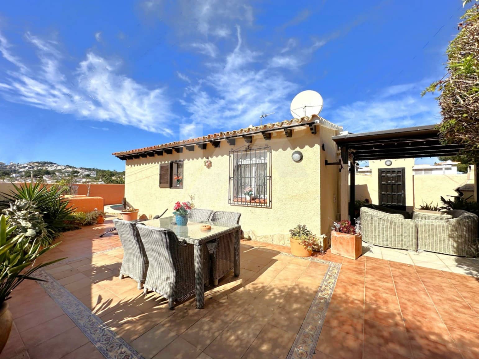 2 bedroom Villa for sale in Moraira with pool - € 475,000 (Ref: 9570092)