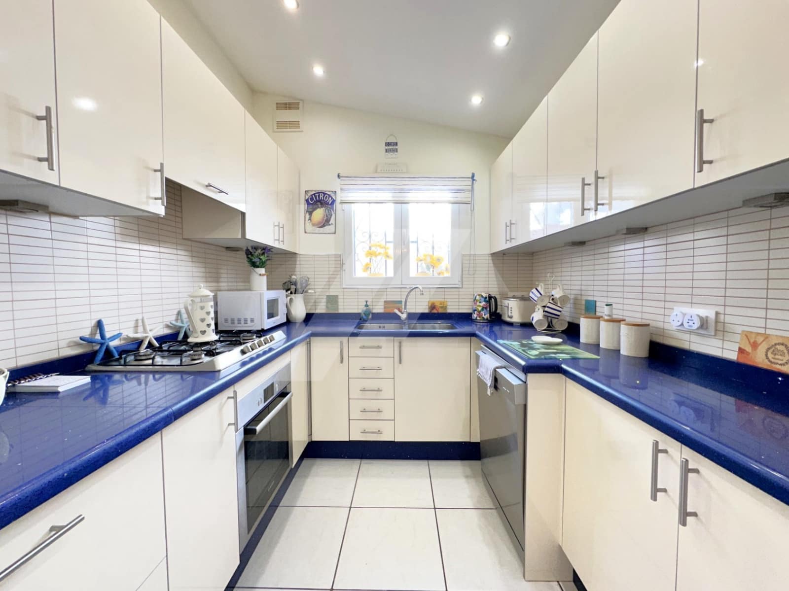 2 bedroom Villa for sale in Moraira with pool - € 475,000 (Ref: 9570092)