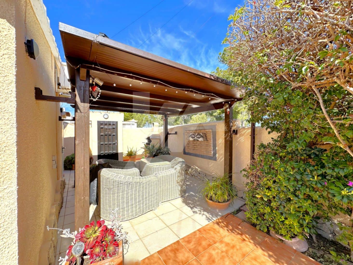 2 bedroom Villa for sale in Moraira with pool - € 475,000 (Ref: 9570092)