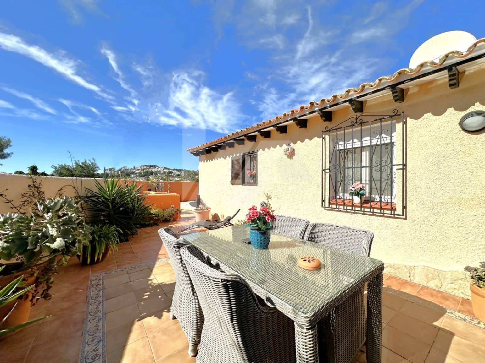 2 bedroom Villa for sale in Moraira with pool - € 475,000 (Ref: 9570092)
