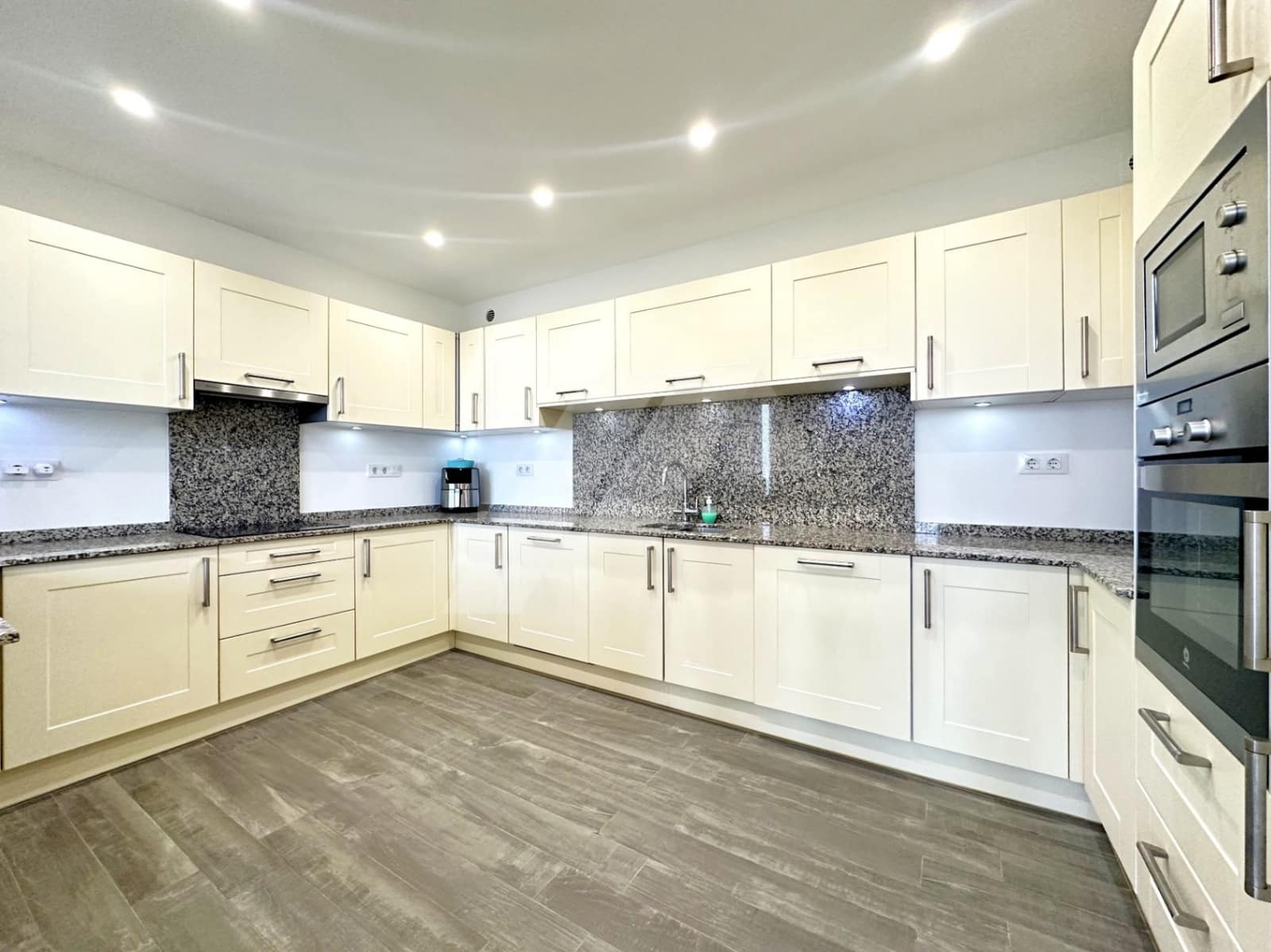 5 quarto Moradia para venda em Moraira com piscina garagem - 1 150 000 € (Ref: 9572149)