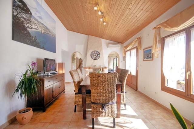2 Zimmer Villa zu verkaufen in Benissa mit Pool Garage - 549.000 € (Ref: 9652397)