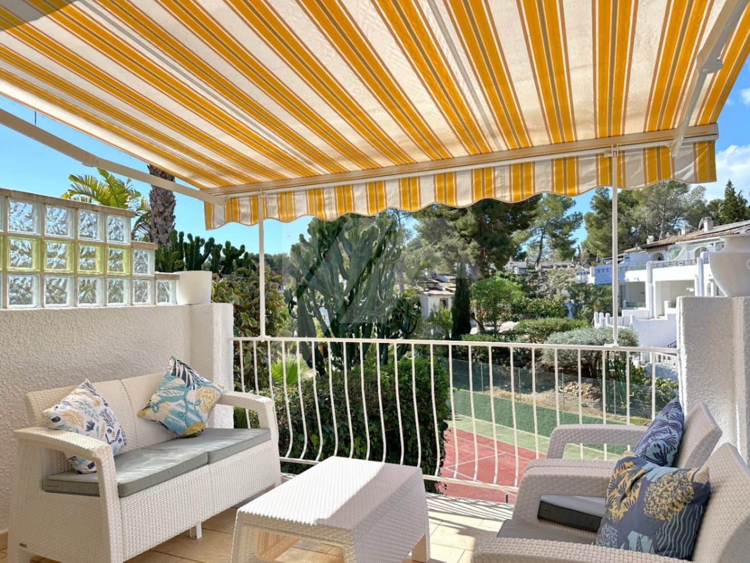 2 sypialnia Bungalow na sprzedaż w Moraira z basenem garażem - 369 000 € (Ref: 9669196)