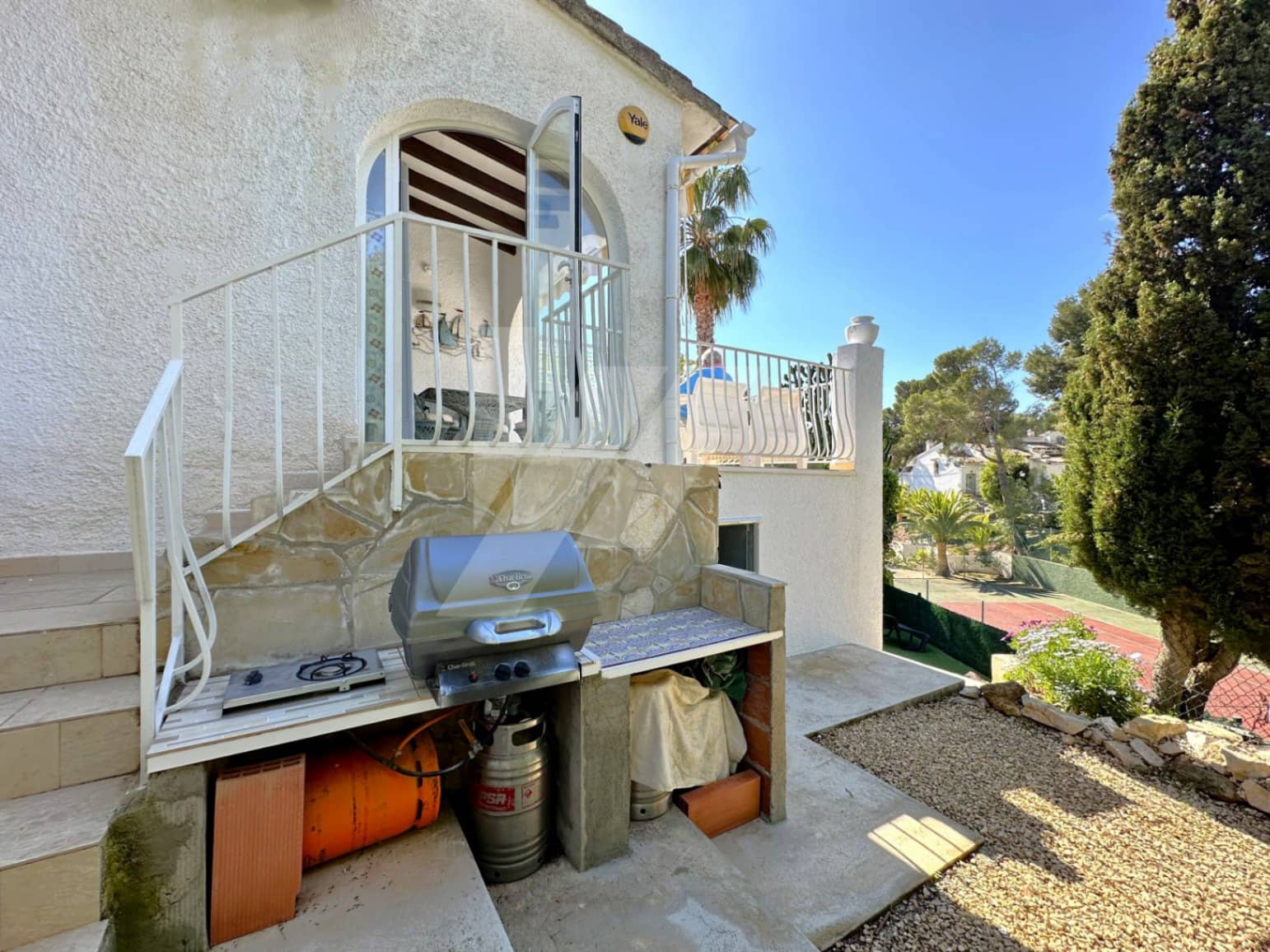 2 sypialnia Bungalow na sprzedaż w Moraira z basenem garażem - 369 000 € (Ref: 9669196)