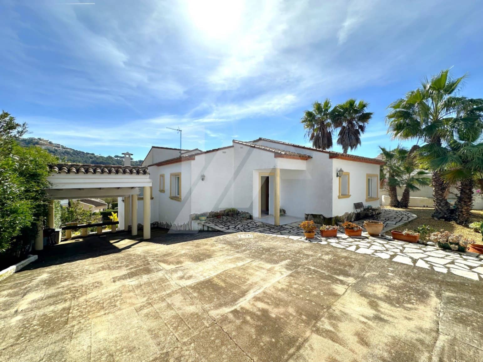 3 bedroom Villa for sale in Moraira with pool garage - € 595,000 (Ref: 9676309)