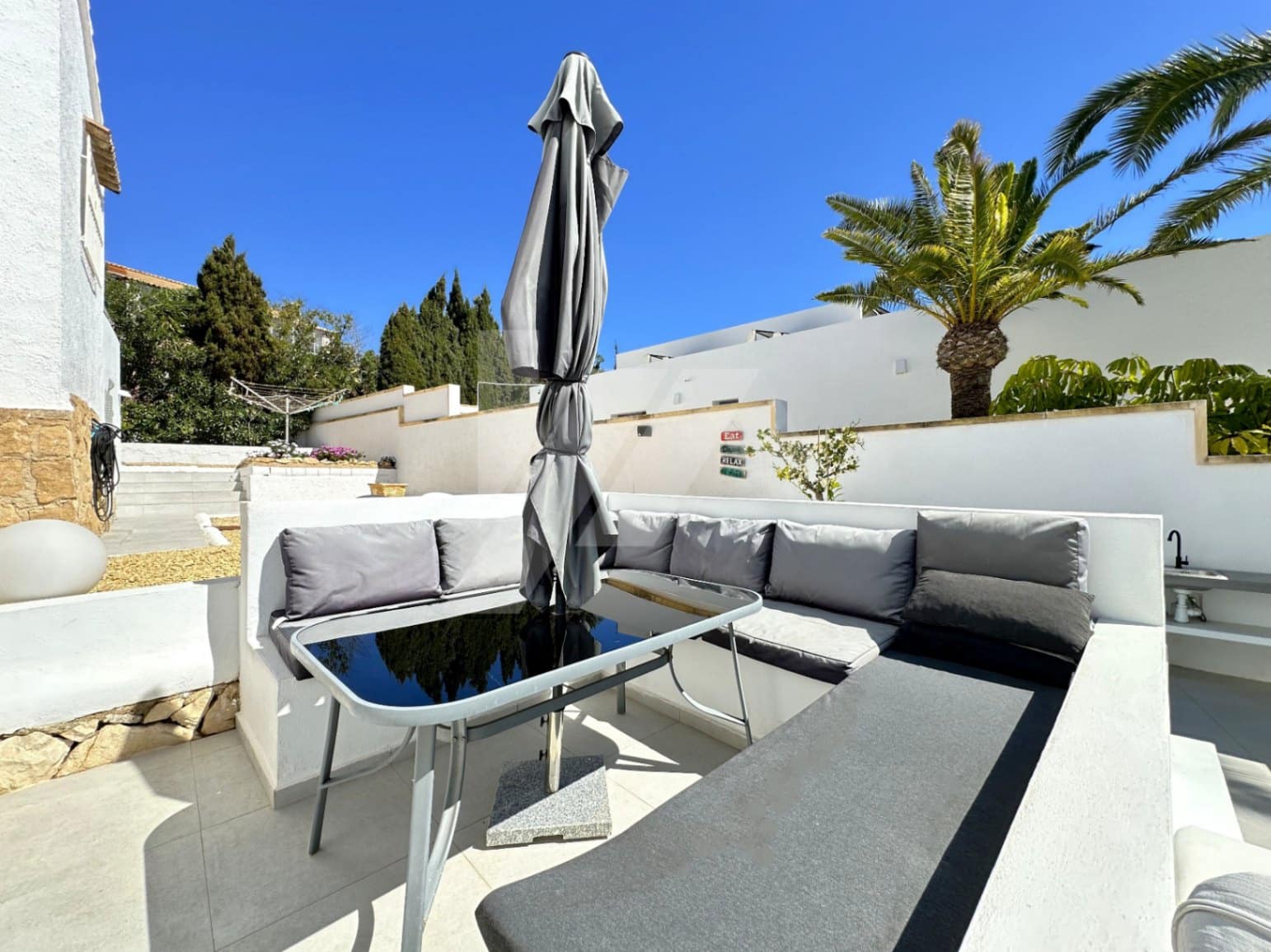 2 Zimmer Villa zu verkaufen in Moraira mit Pool Garage - 875.000 € (Ref: 9687366)