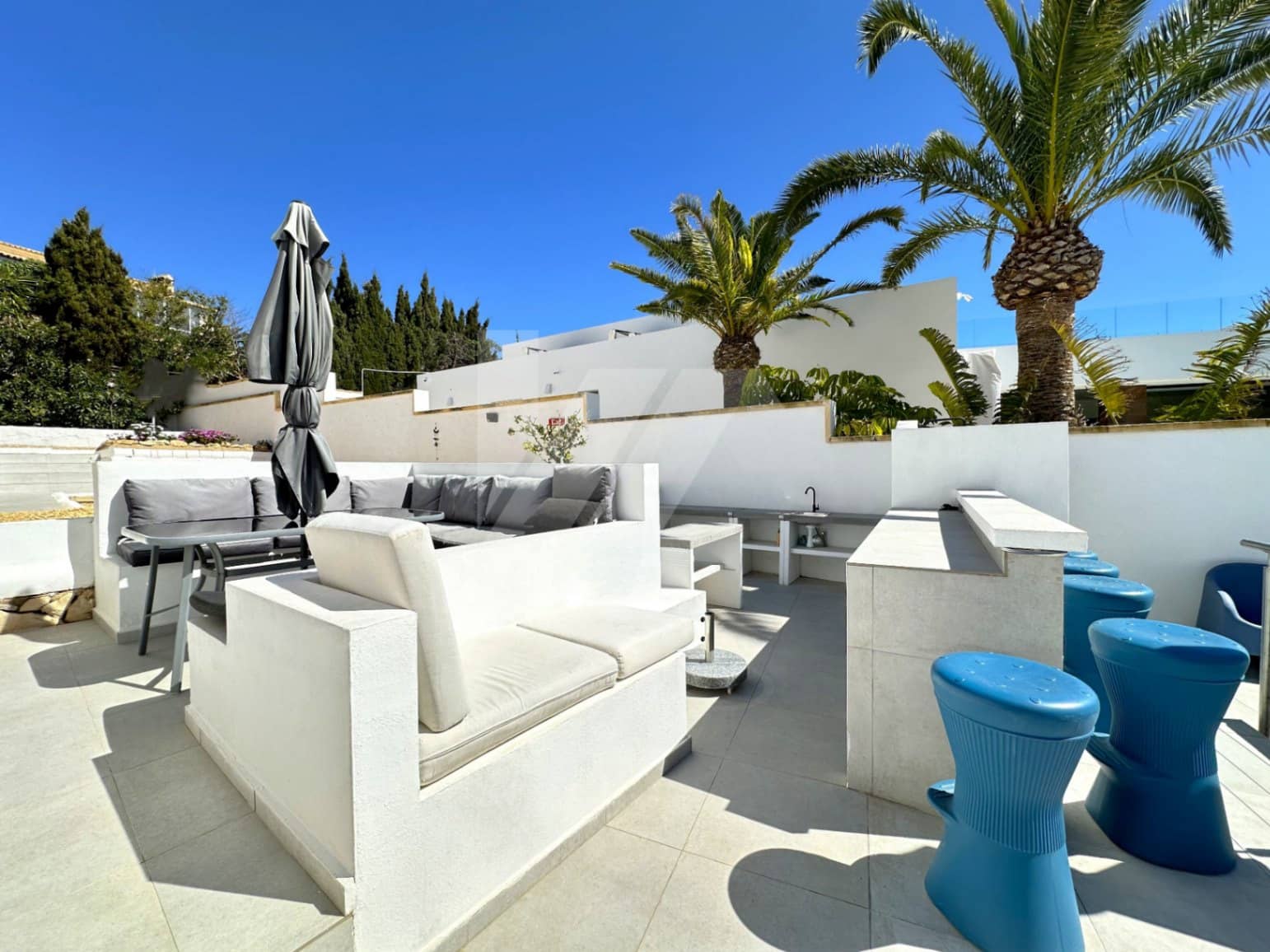 2 Zimmer Villa zu verkaufen in Moraira mit Pool Garage - 875.000 € (Ref: 9687366)