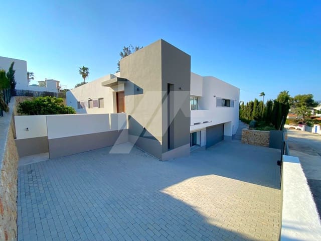 4 soverom Villa til salgs i Calpe / Calp med svømmebasseng garasje - € 1 250 000 (Ref: 9733772)