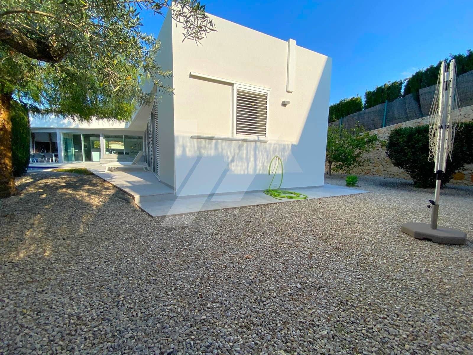 4 sypialnia Willa na sprzedaż w Calpe / Calp z basenem garażem - 1 250 000 € (Ref: 9733772)