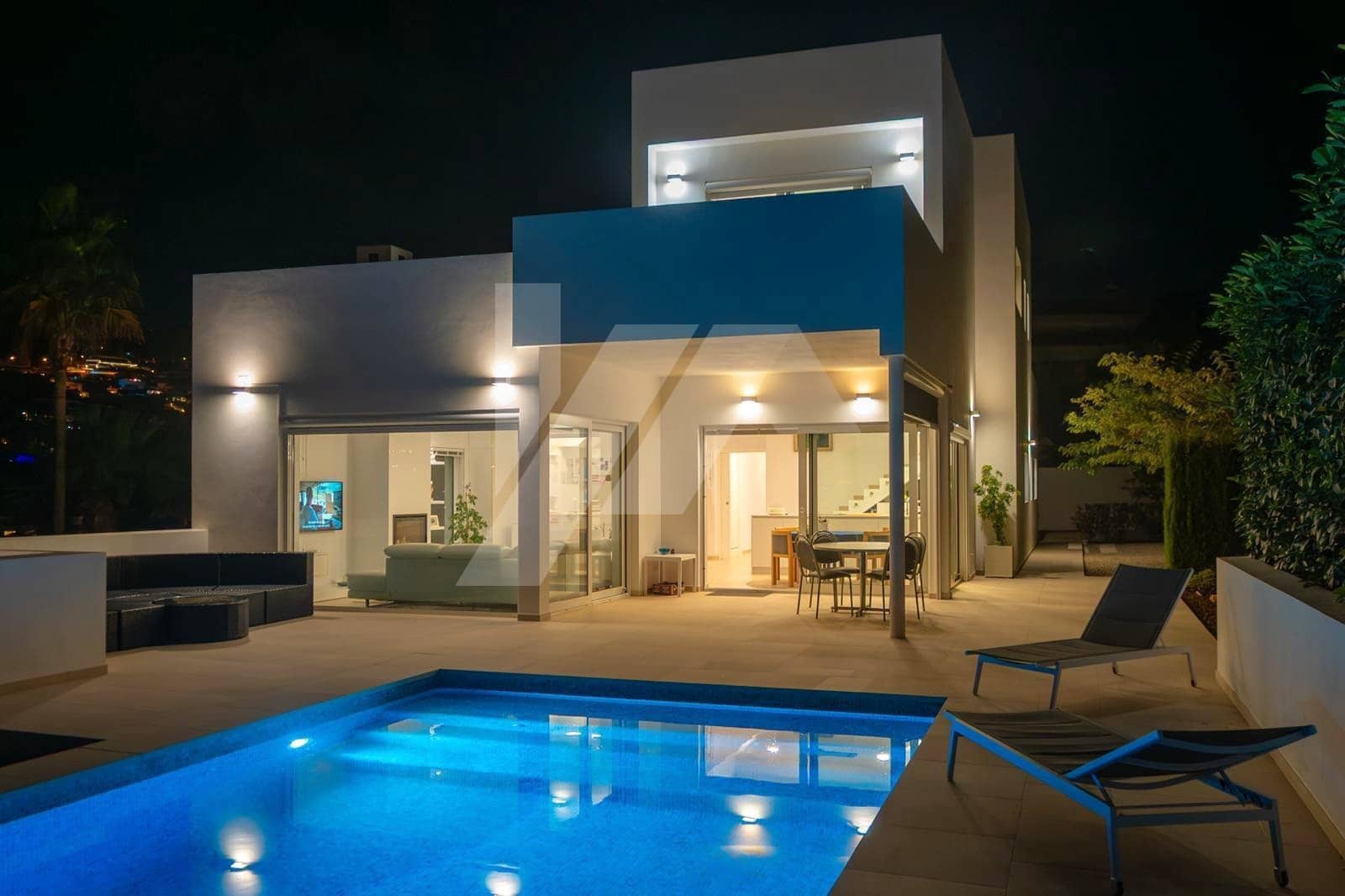 4 bedroom Villa for sale in Calpe / Calp with pool garage - € 1,380,000 (Ref: 9737204)