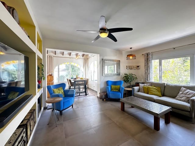 2 soverom Villa til salgs i Montemar, Benissa med svømmebasseng garasje - € 625 000 (Ref: 9757796)