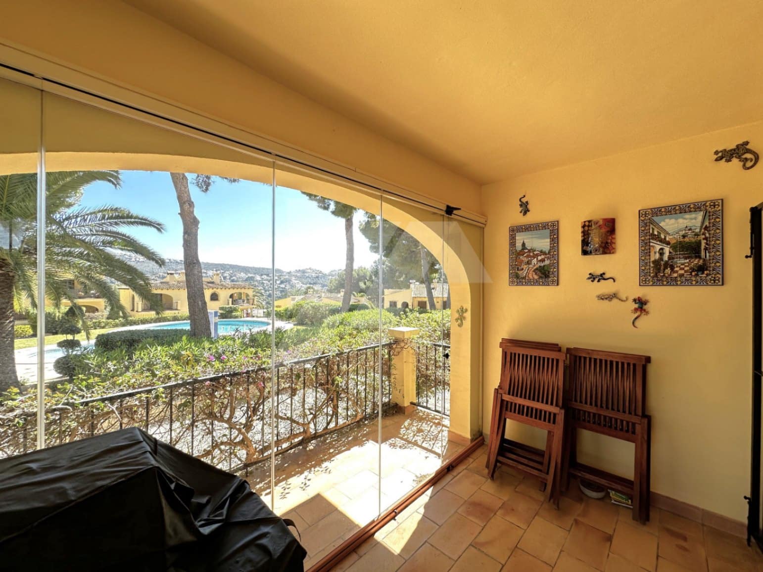 2 makuuhuone Huoneisto myytävänä paikassa Moraira mukana uima-altaan 
autotalli - 275 000 € (Ref: 9782305)