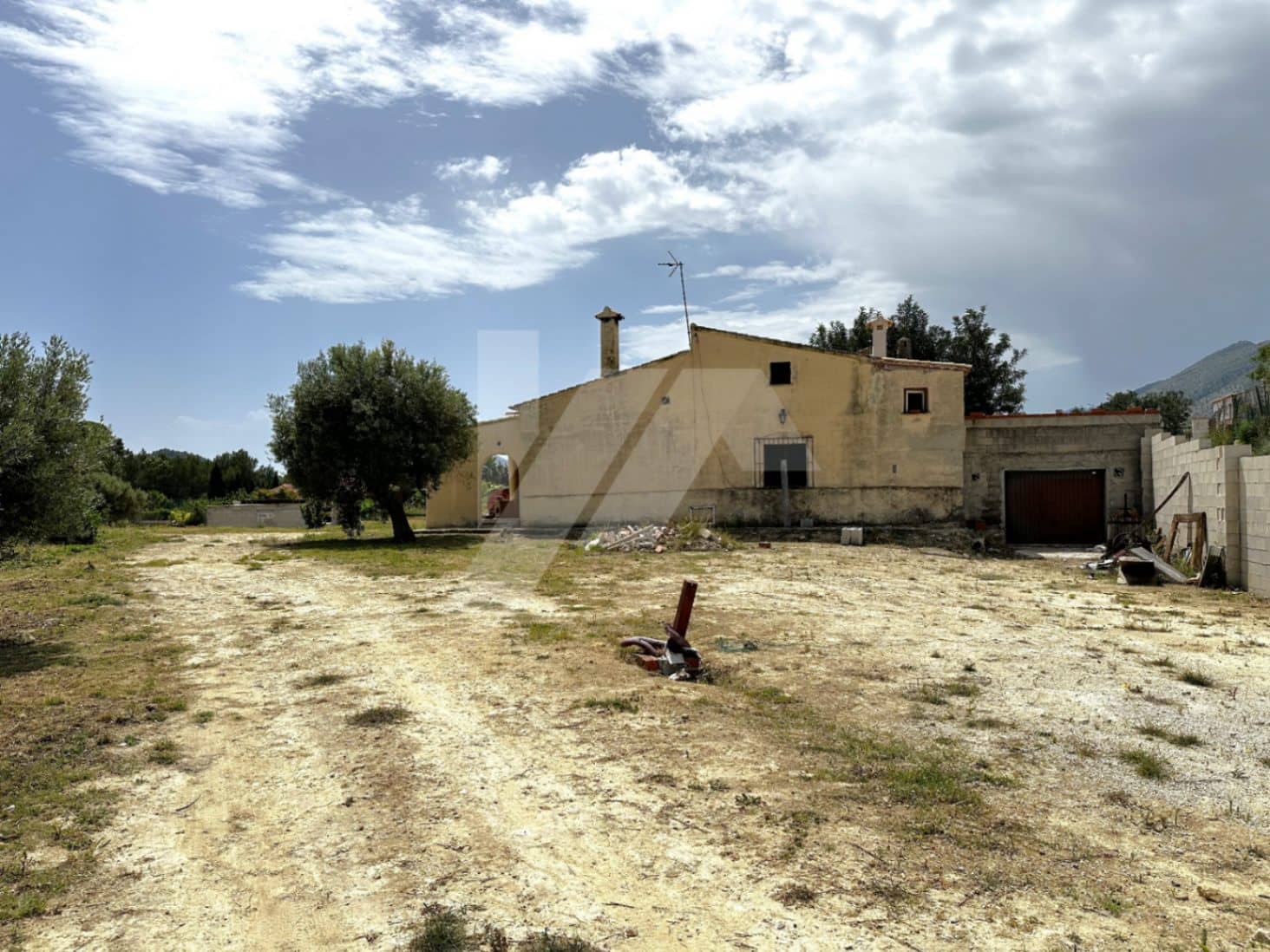 Finca/Country House for sale in Benissa with garage - € 400,000 (Ref: 9802671)