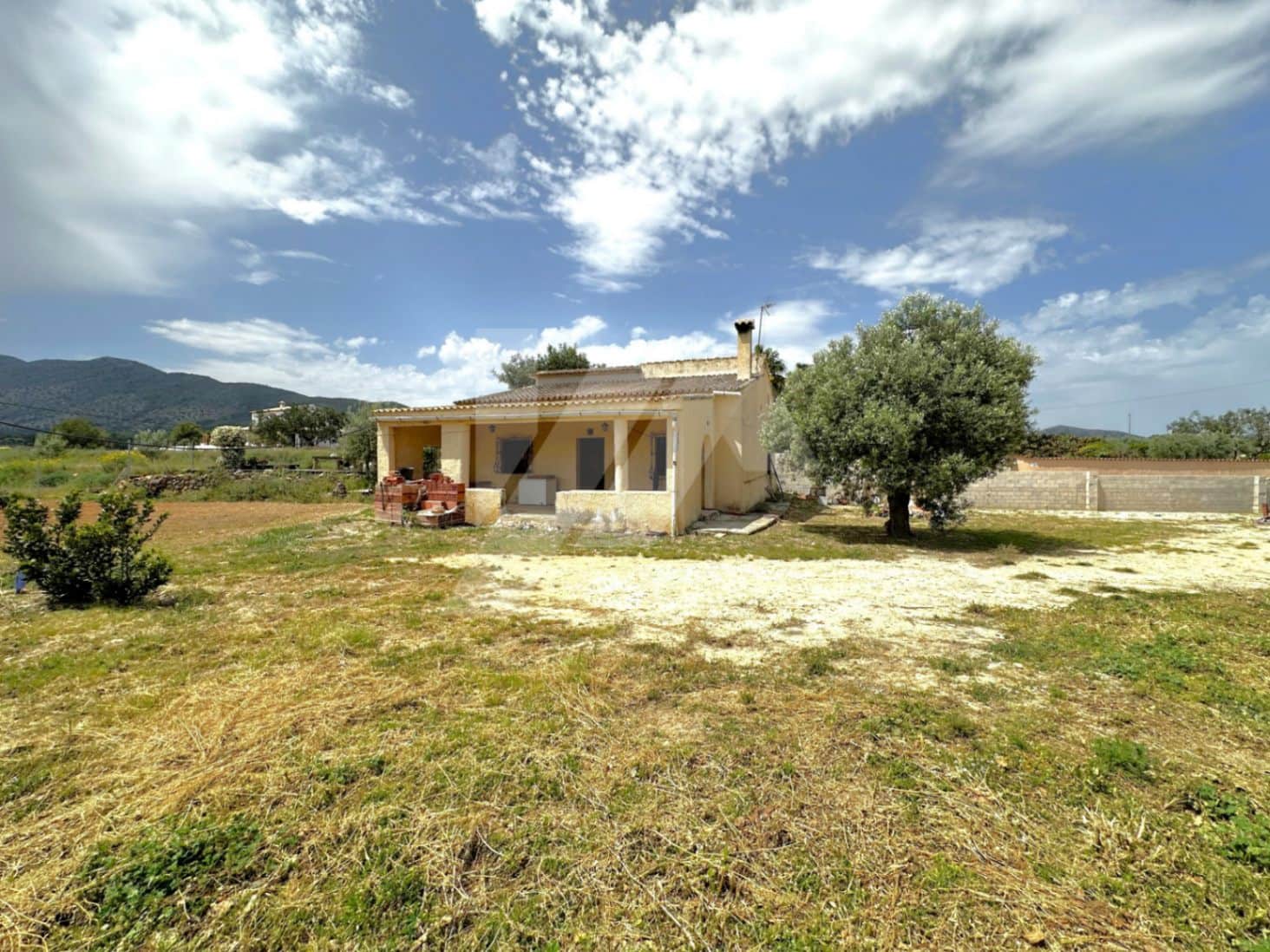 Finca/Country House for sale in Benissa with garage - € 400,000 (Ref: 9802671)