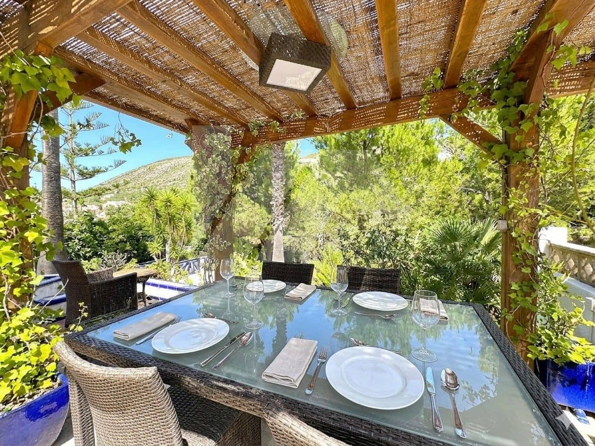 Chalet de 3 habitaciones en Benitachell / Benitatxell en venta con piscina garaje - 599.000 € (Ref: 9807164)