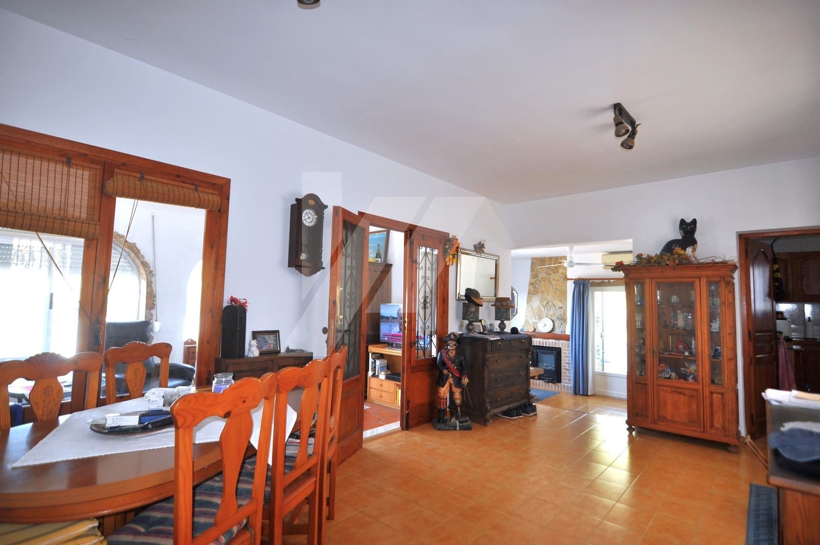 5 bedroom Villa for sale in Moraira with pool garage - € 550,000 (Ref: 9832757)