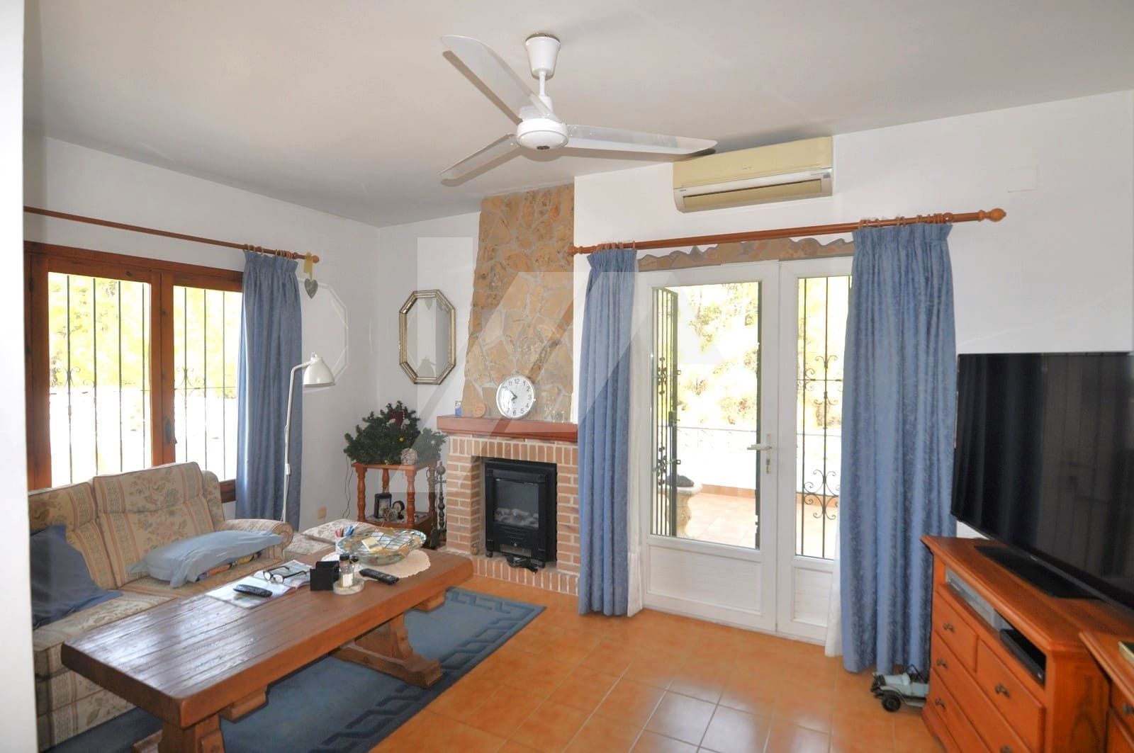 5 bedroom Villa for sale in Moraira with pool garage - € 550,000 (Ref: 9832757)