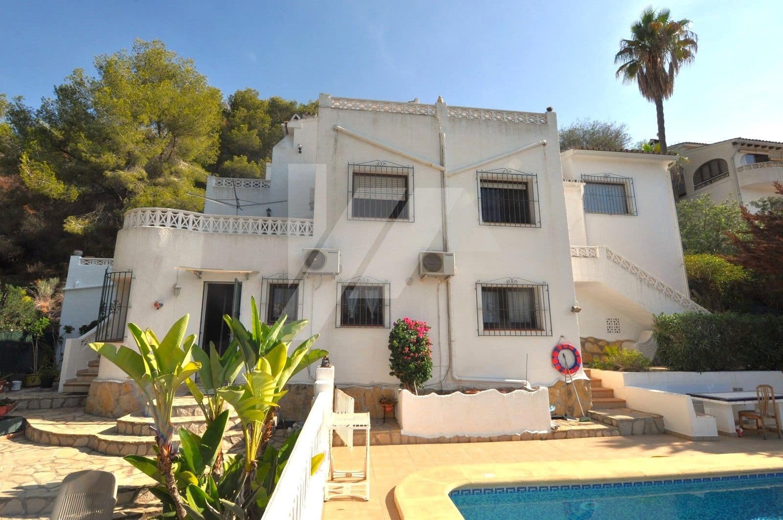 5 bedroom Villa for sale in Moraira with pool garage - € 550,000 (Ref: 9832757)