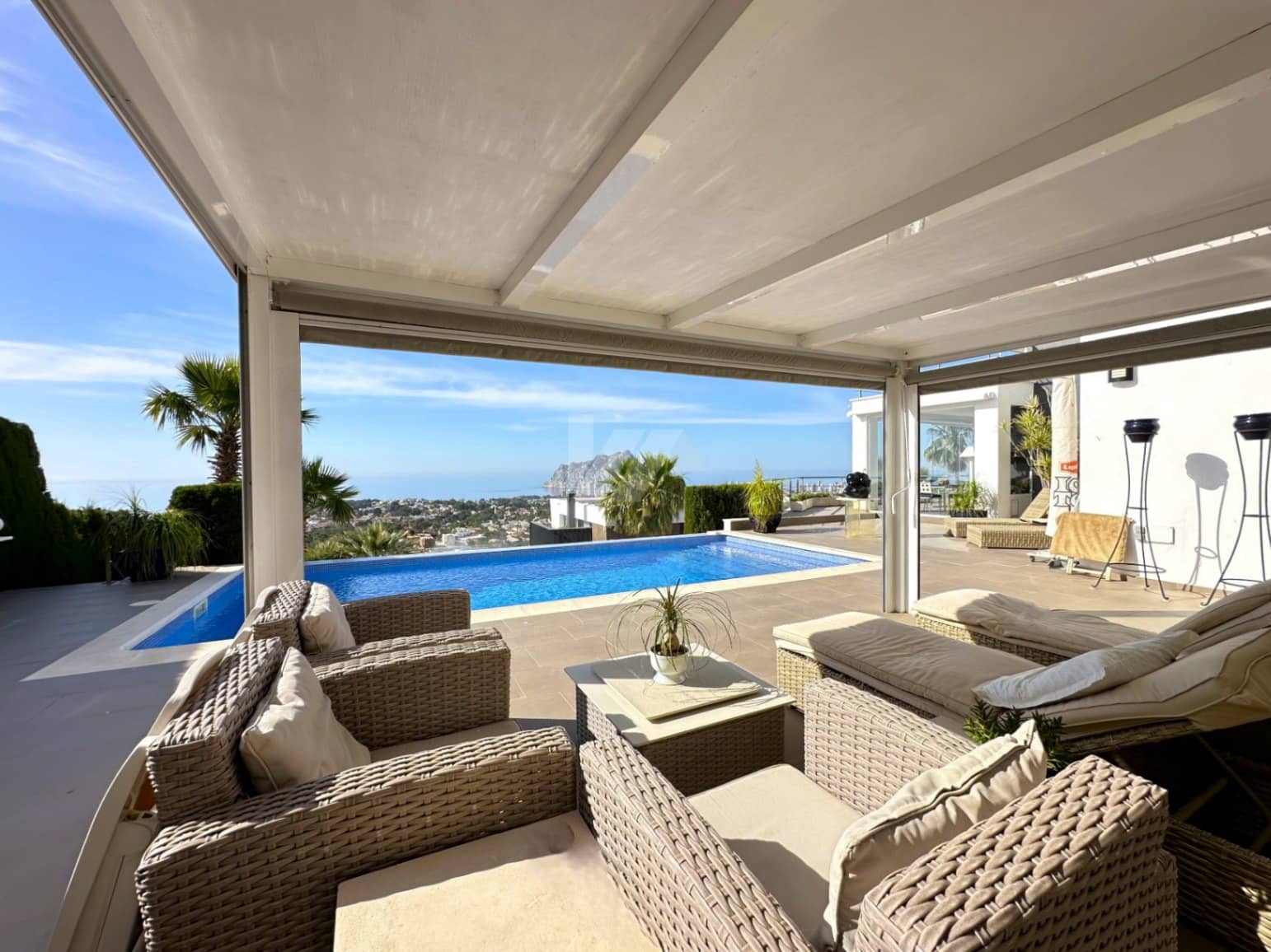 4 sypialnia Willa na sprzedaż w Calpe / Calp z basenem garażem - 1 390 000 € (Ref: 9850129)