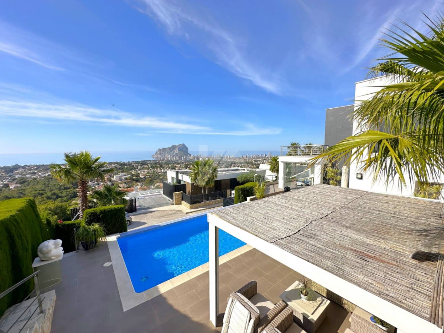 4 sypialnia Willa na sprzedaż w Calpe / Calp z basenem garażem - 1 390 000 € (Ref: 9850129)