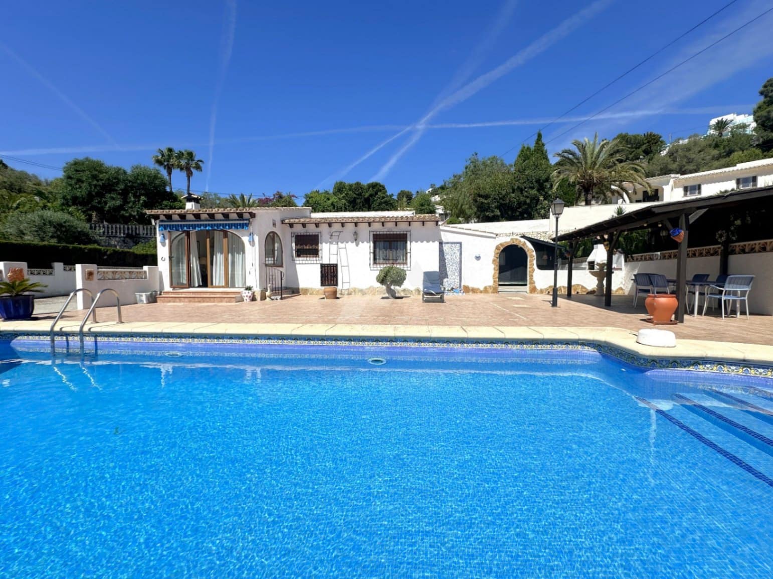 3 soverom Villa til salgs i Moraira med svømmebasseng garasje - € 595 000 (Ref: 9872281)
