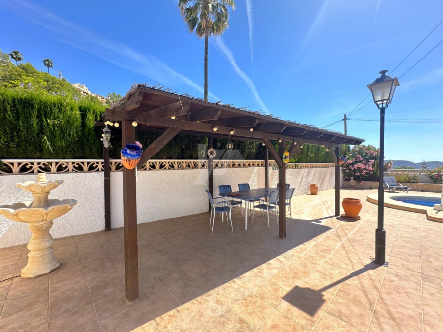 3 soverom Villa til salgs i Moraira med svømmebasseng garasje - € 595 000 (Ref: 9872281)