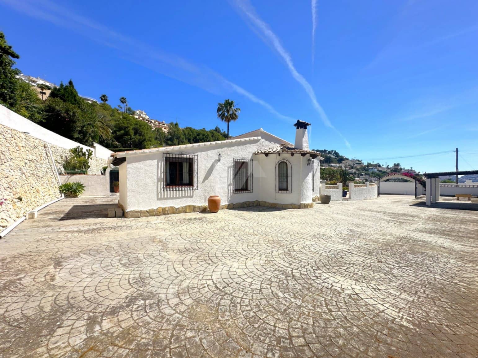3 soverom Villa til salgs i Moraira med svømmebasseng garasje - € 595 000 (Ref: 9872281)