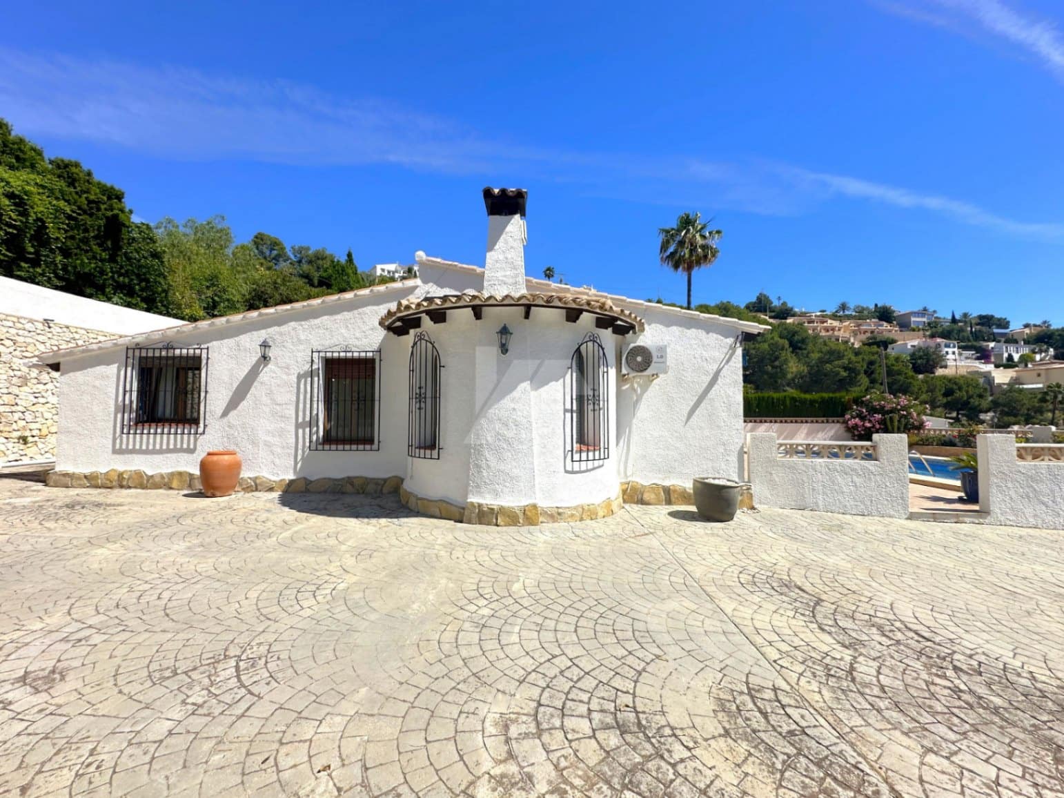 3 soverom Villa til salgs i Moraira med svømmebasseng garasje - € 595 000 (Ref: 9872281)