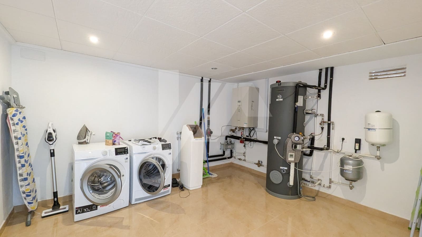 4 soveværelse Villa til salg i Javea / Xabia med swimmingpool garage - € 1.375.000 (Ref: 9879776)