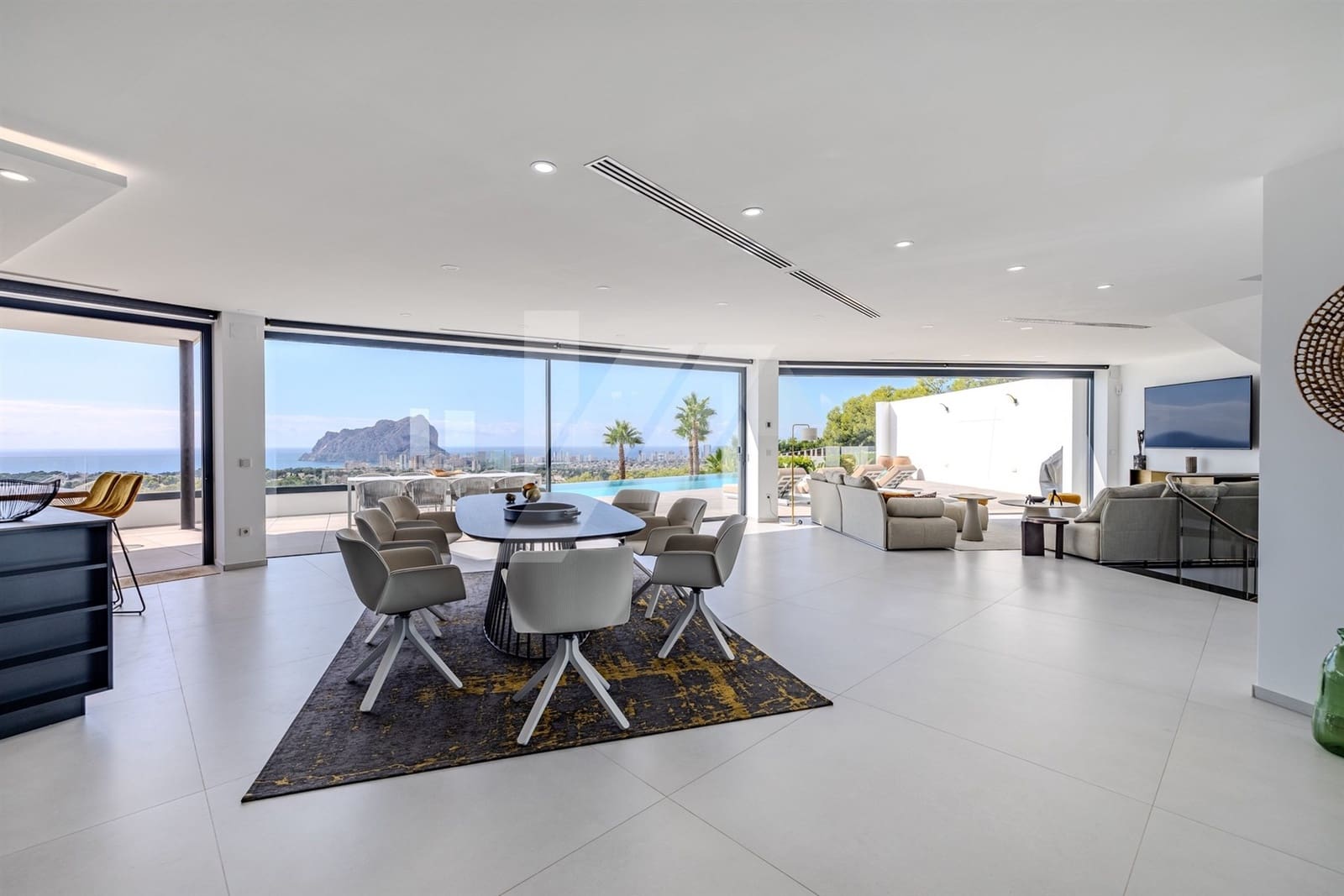 8 bedroom Villa for sale in Benissa with pool garage - € 4,490,000 (Ref: 9879782)