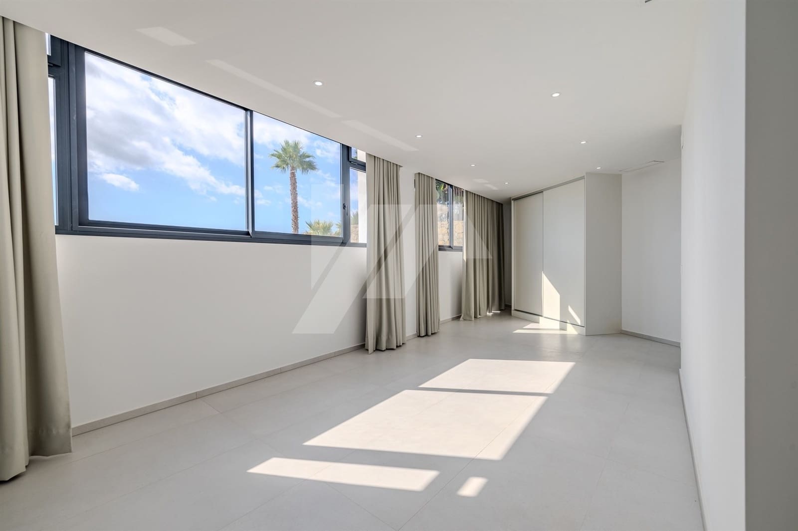 8 bedroom Villa for sale in Benissa with pool garage - € 4,490,000 (Ref: 9879782)