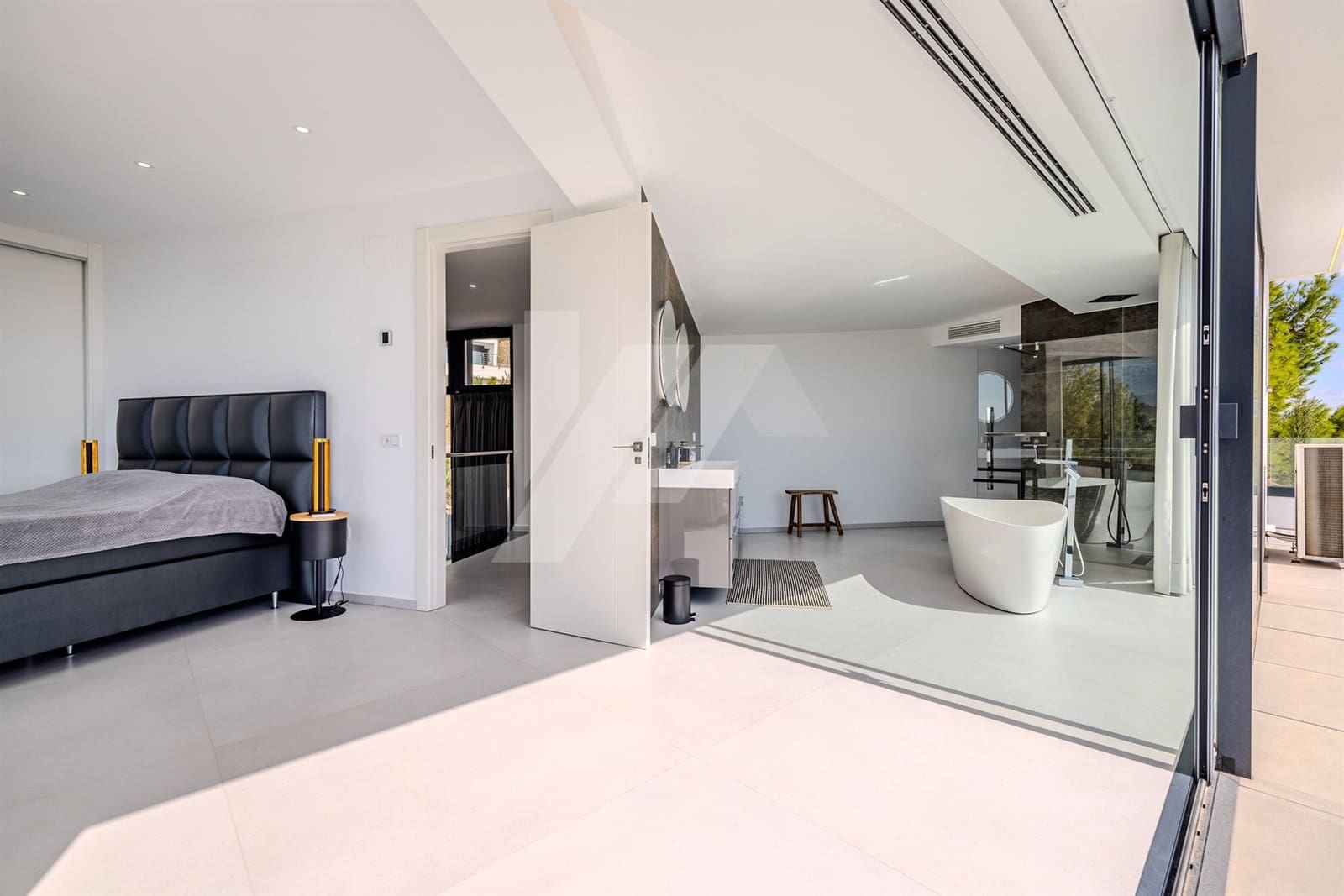 8 bedroom Villa for sale in Benissa with pool garage - € 4,490,000 (Ref: 9879782)