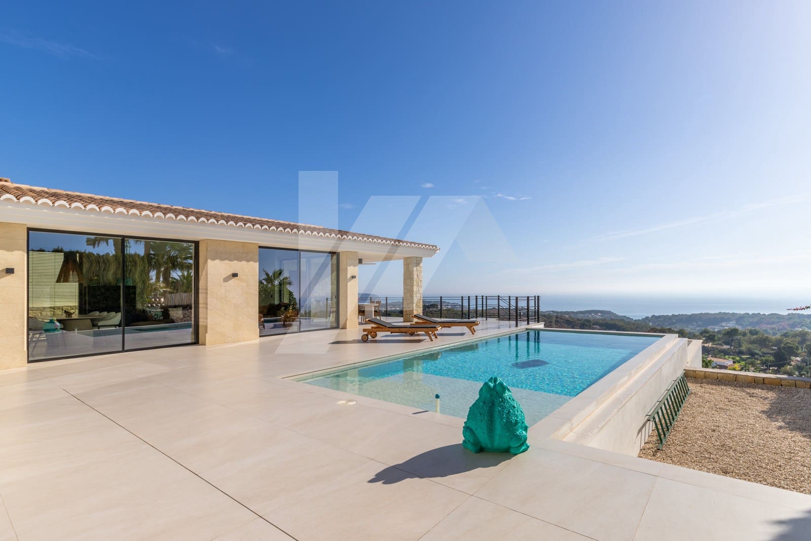 3 bedroom Villa for sale in Benissa with pool garage - € 2,600,000 (Ref: 9879783)