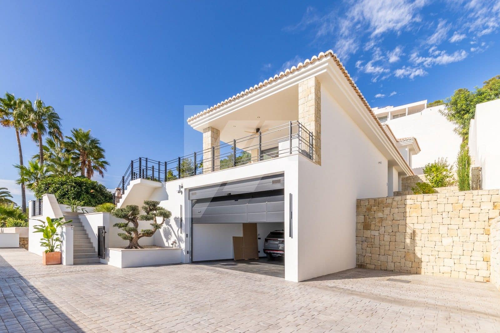 3 bedroom Villa for sale in Benissa with pool garage - € 2,600,000 (Ref: 9879783)