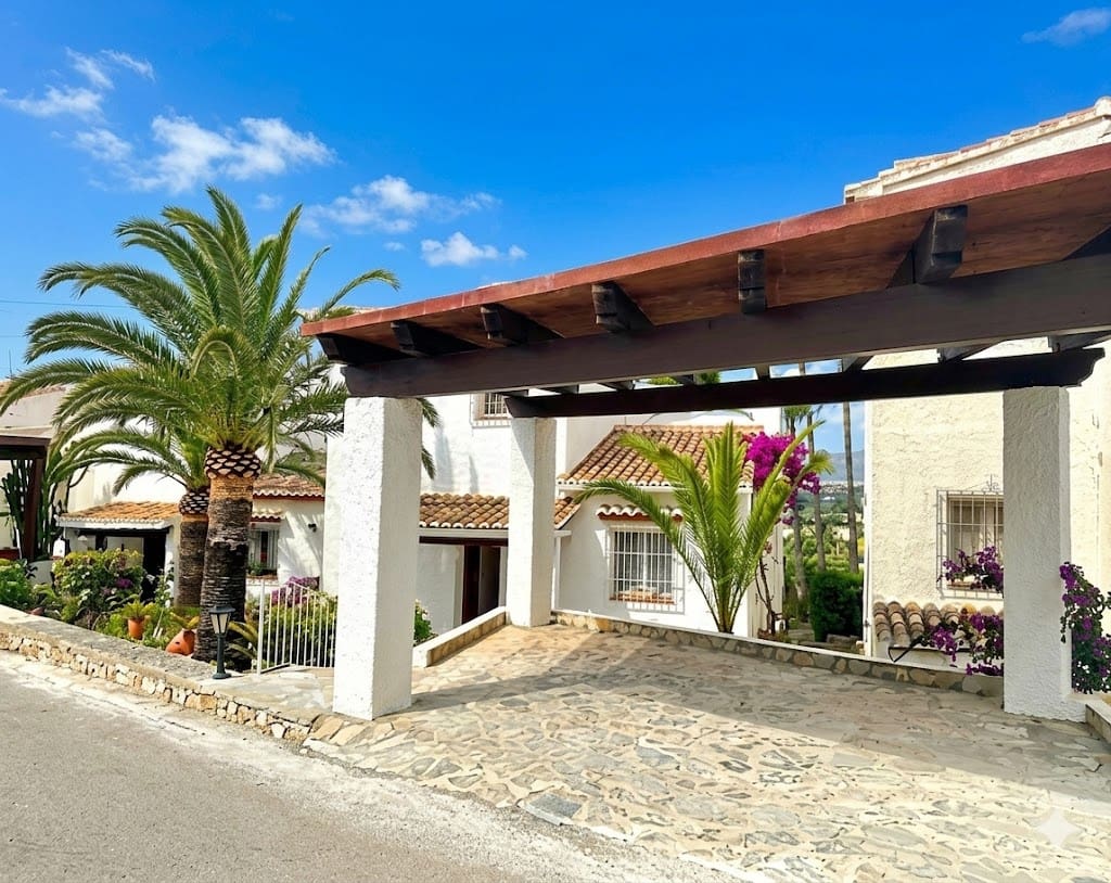 3 sovrum Bungalow till salu i Moraira med pool garage - 550 000 € (Ref: 9915142)