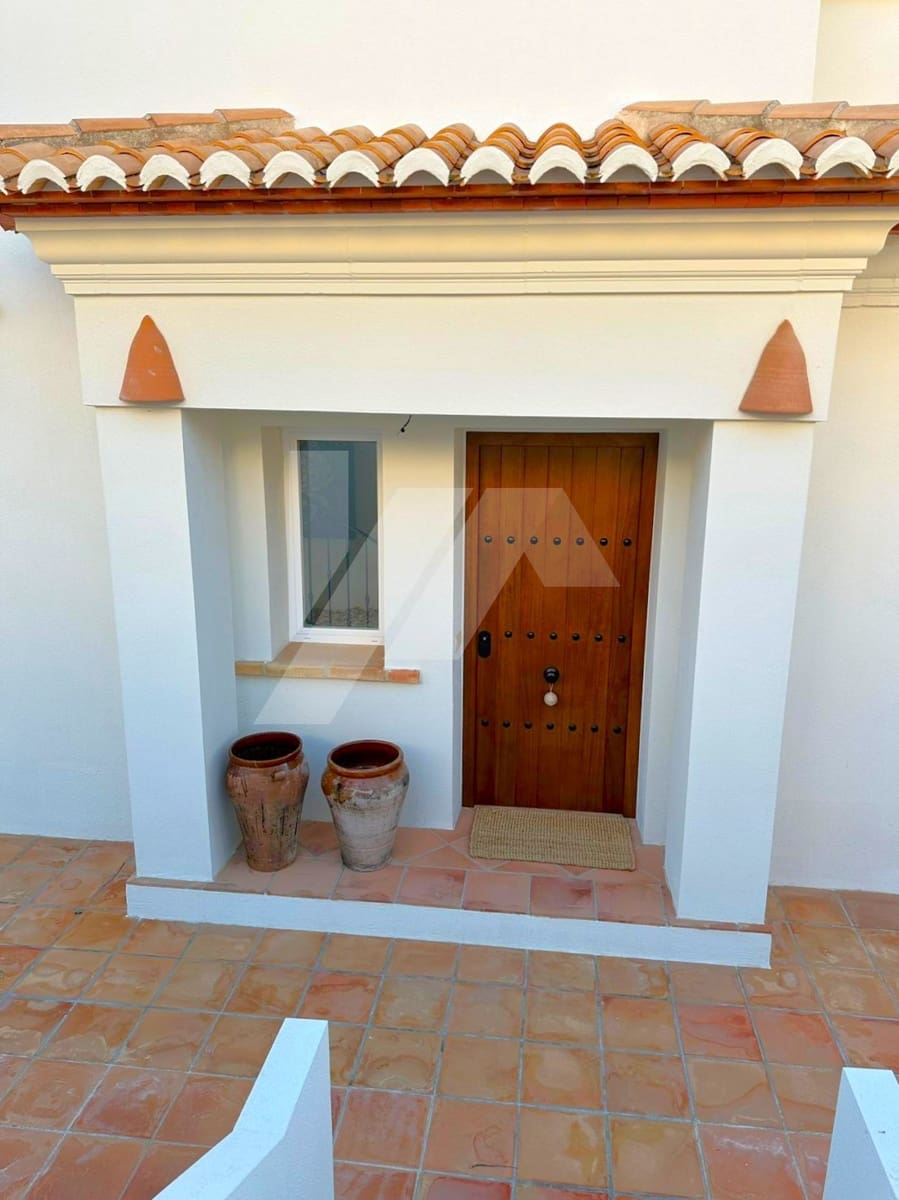 3 bedroom Villa for sale in Benissa with pool garage - € 1,450,000 (Ref: 9935129)