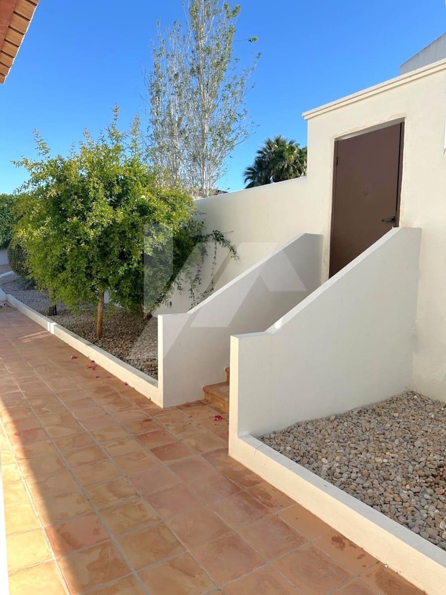 3 bedroom Villa for sale in Benissa with pool garage - € 1,450,000 (Ref: 9935129)