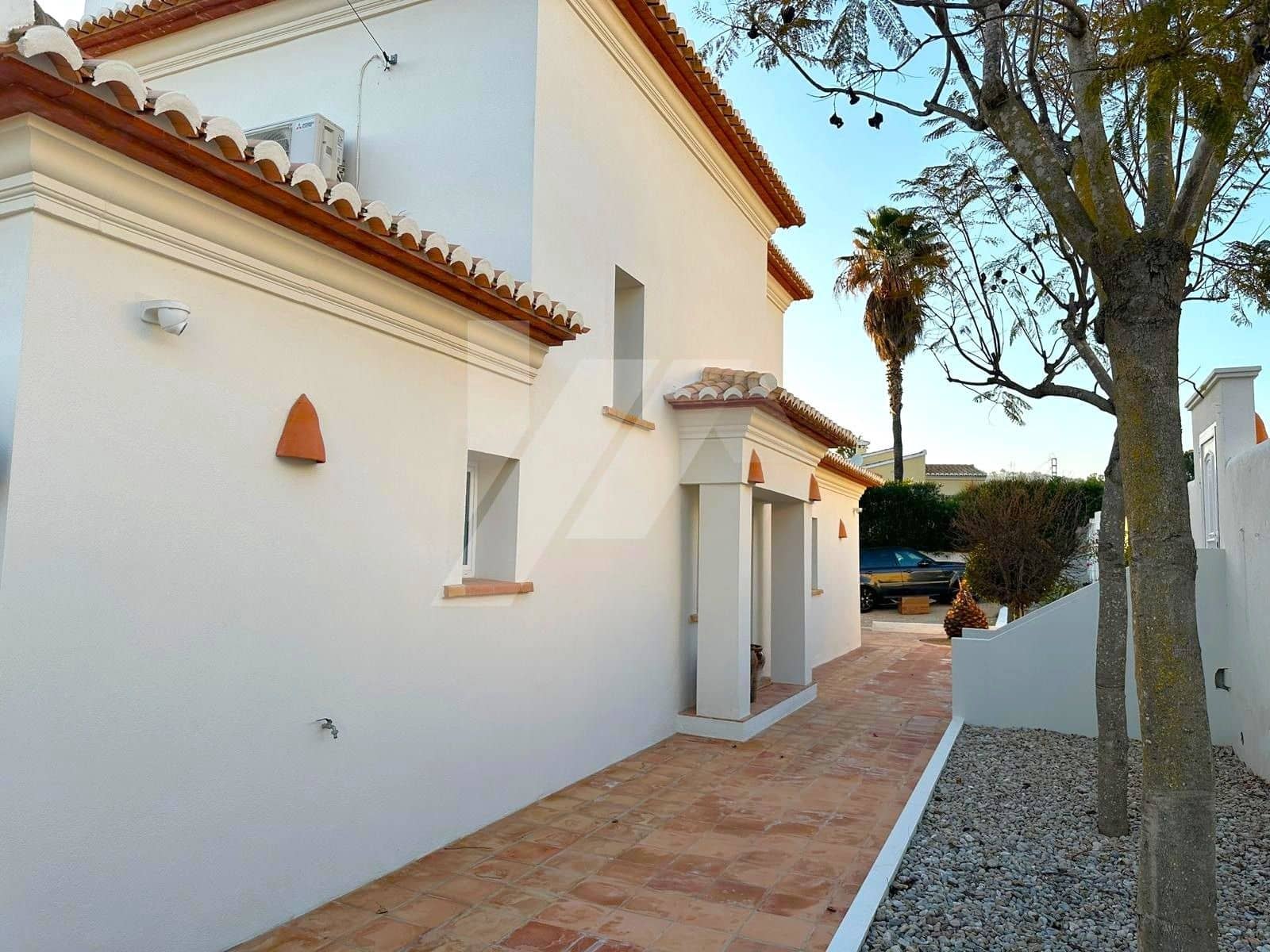 3 bedroom Villa for sale in Benissa with pool garage - € 1,450,000 (Ref: 9935129)